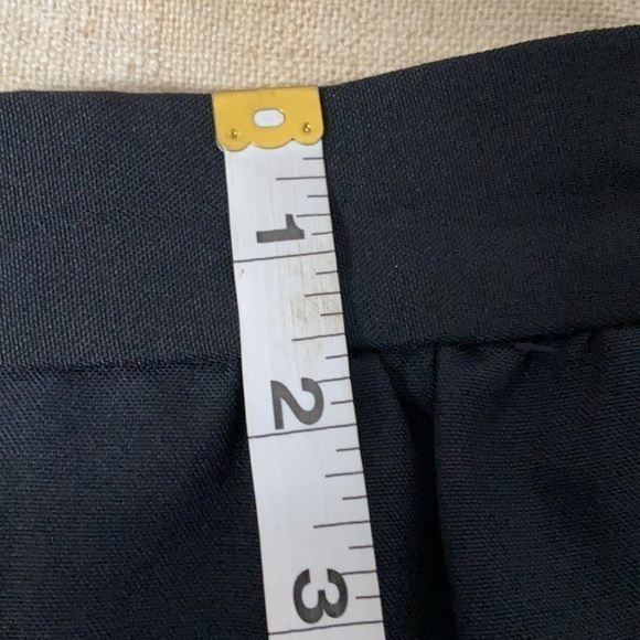 Vintage Black Knee length pencil skirt w/adjustable waist.‎ Slit in back. Sz 8. - Picture 8 of 13
